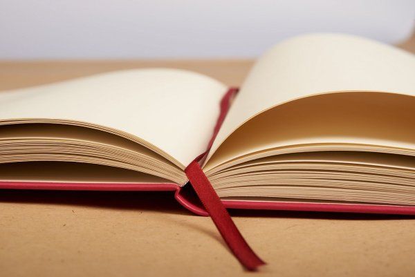 Блокнот для зарисовок SKETCHMARKER 140 г/м2 12 x 12 см 80 л, твердая обложка, Белый MP2314102SM