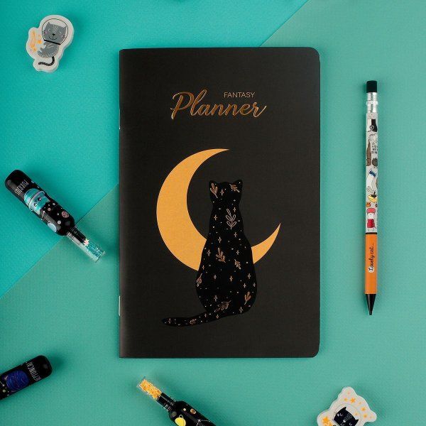 Планер недатированный 32л. 135 x 210 мм MESHU "Black cat" на скобе, мат.лам, зол.фольга RE-MS_53284